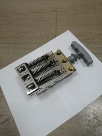 Съёмный блок в сборе на 3 щётки типоразмера 20х32х64